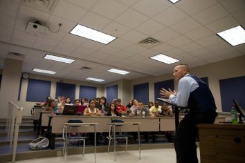 67609_149749031736923_6625980_n